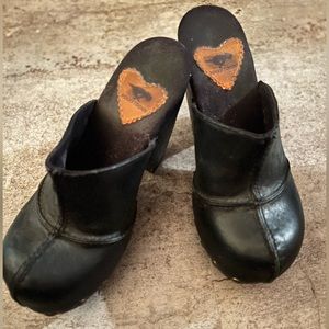 Rocket Dog Clogs